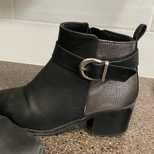 Self Esteem girls zip up booties black